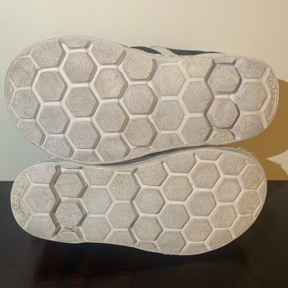 Adidas Disney Mickey Mouse Superstar 360 Sneakers - Kids Size 6.5 - Picture 6 of 7